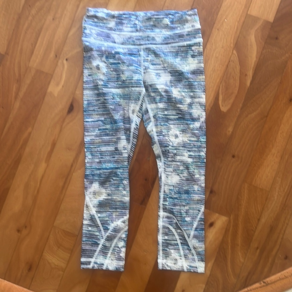 23" lululemon leggings size 4